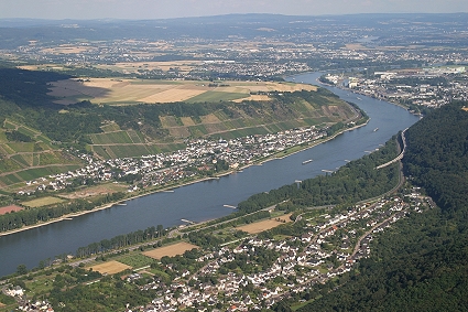 Luftbild Rhein und Westerwald